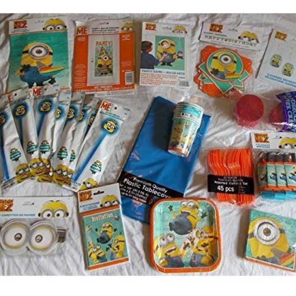 Despicable Me Minions Party Kit Service for 8 NEW - Picture 1 of 4
